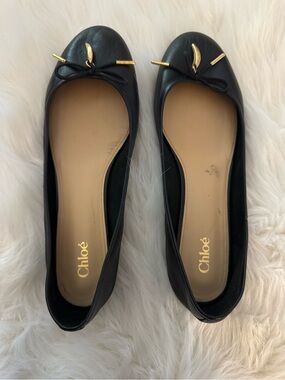 CHLOÉ Black Leather Iris Ballet Flats - 38.5